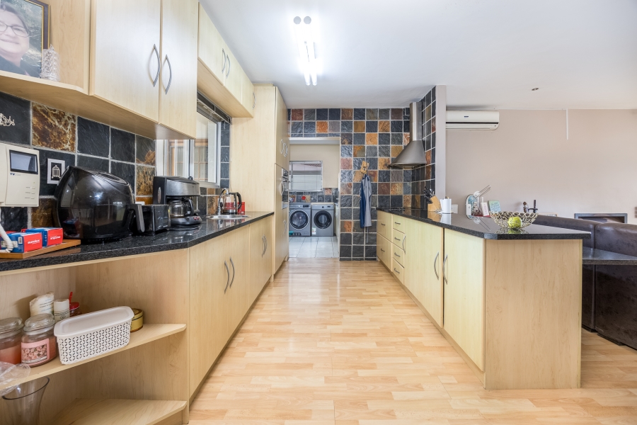 5 Bedroom Property for Sale in Rouxville Western Cape